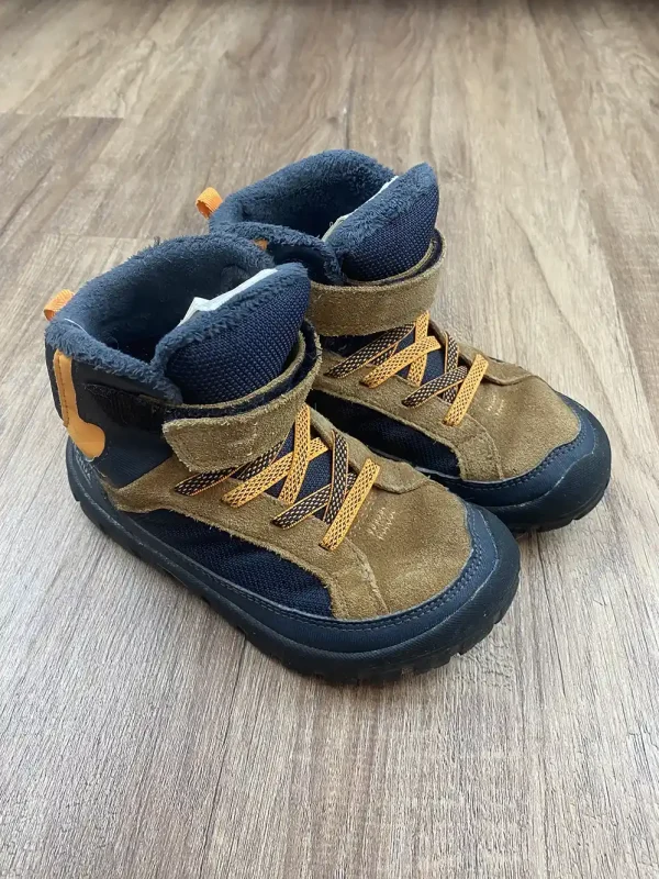 Barna színű Fiú Csizma - ( Decathlon ) 28